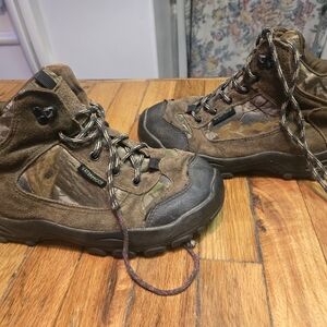 Game Winner Brown&Camo/Suede Adult Shoes Size 9 Waterproof Preowned